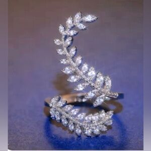 New Elegant Silver Leaf Ring